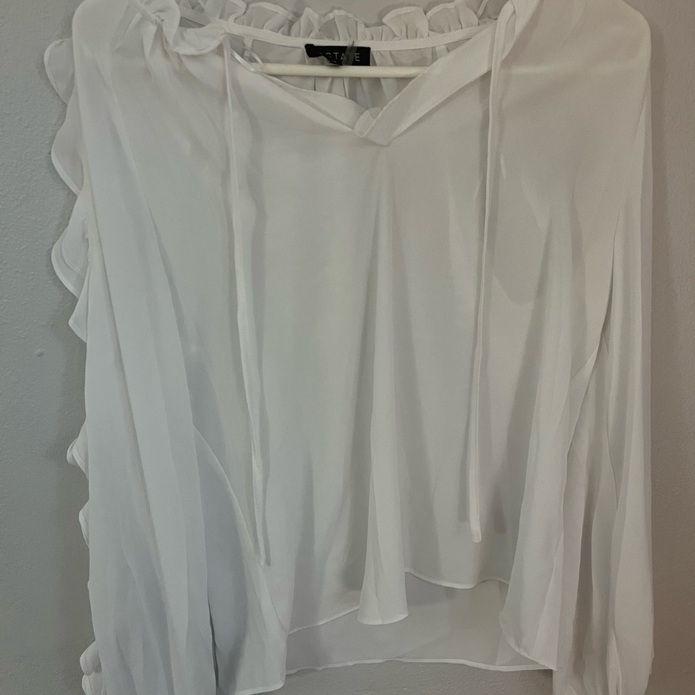 1state white blouse with lace sleeves